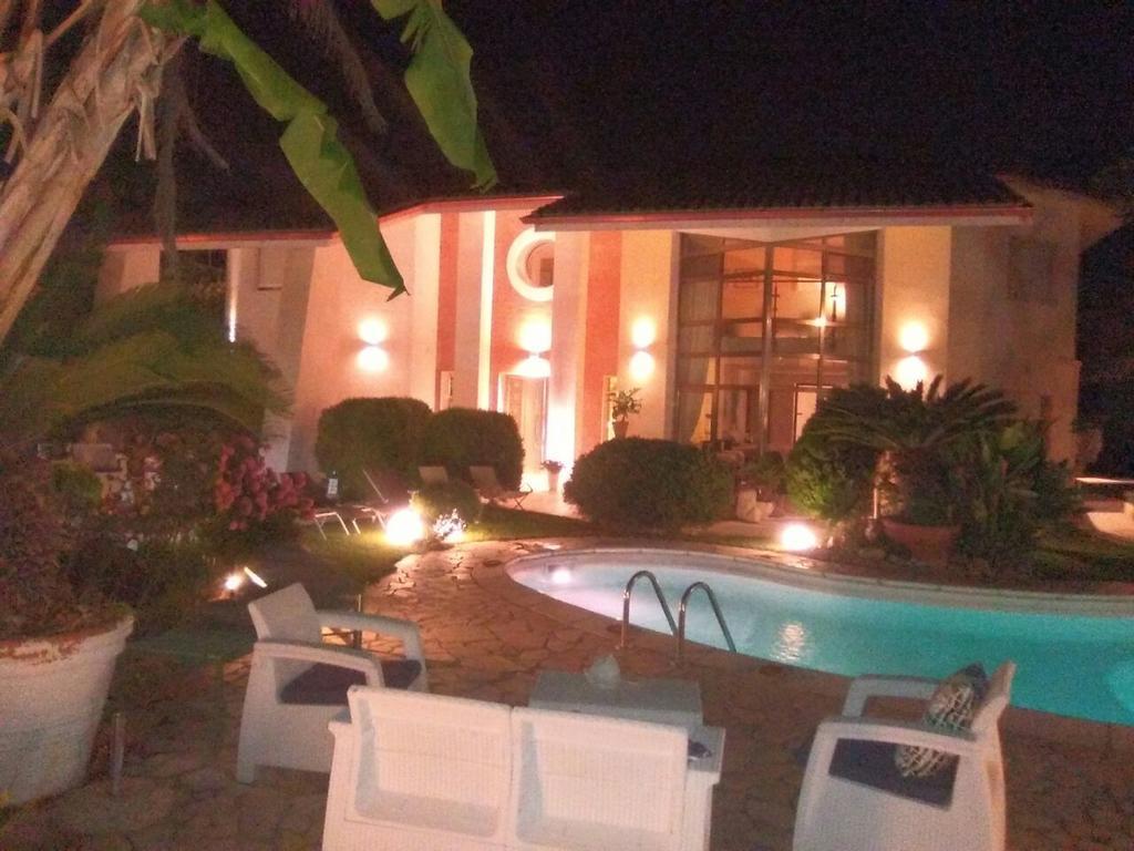 Relais Villa Stella Taranto Bagian luar foto
